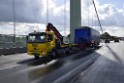 Schwerer LKW VU PKlemm A 4 Rich Olpe auf der Rodenkirchener Bruecke P446